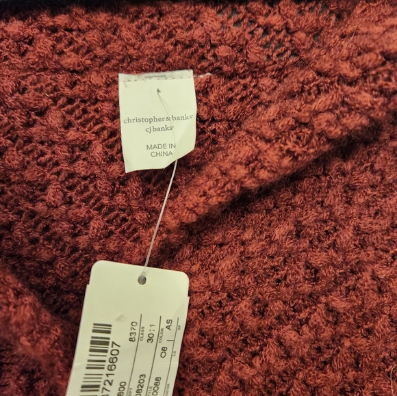 Burgundy Fringe Shaw - Picture 4 of 4